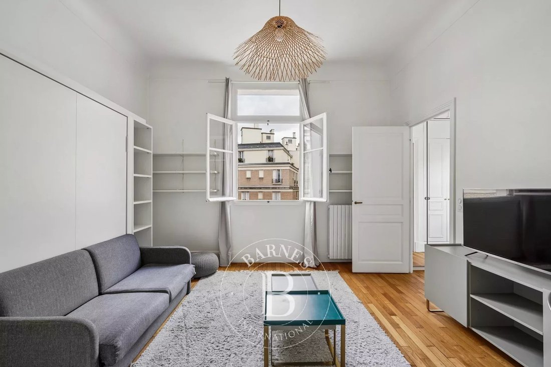 Apartment in Ecole Militaire, Paris 7e Arrondissement, Paris 2 - 18186385