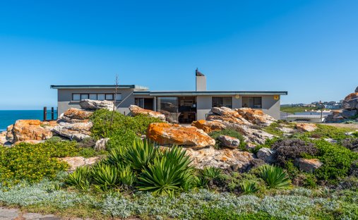 Country House in Cape Saint Francis, Eastern Cape, South Africa 1