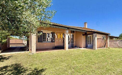 Maison à Nevons-route d'Apt, L'Isle-sur-la-Sorgue, France 1