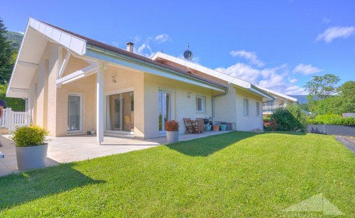 House in Échenevex, Auvergne-Rhône-Alpes, France 1