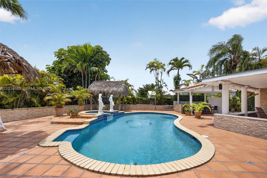 House in West Miami, Florida, United States 1 - 18182325