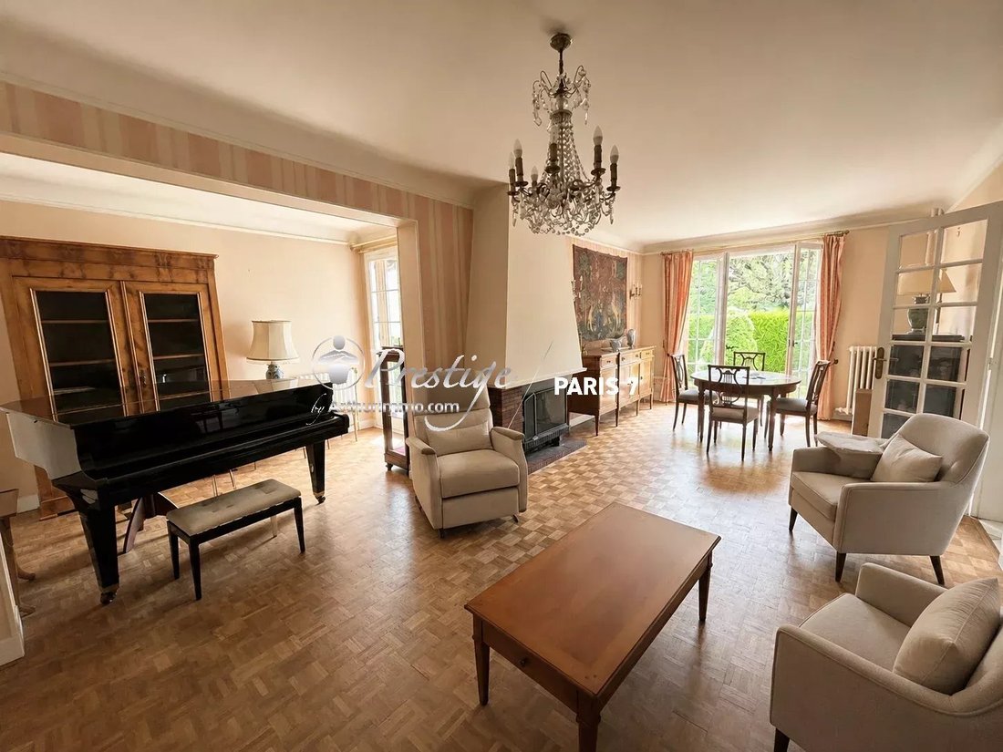 House in Centre Ville-Tour du Lac, Enghien-les-Bains, France 1 - 18130083