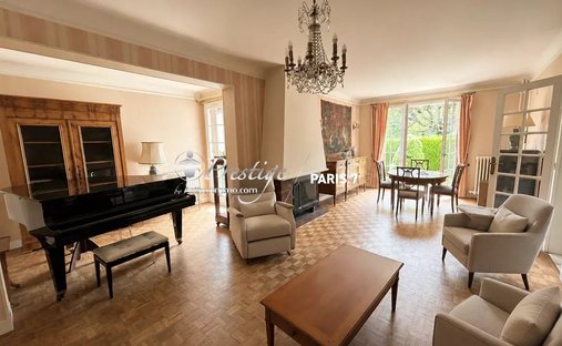 House in Centre Ville-Tour du Lac, Enghien-les-Bains, France 1