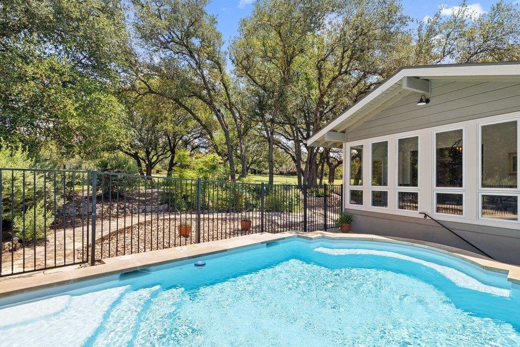 House in The Hills, Texas, United States 3 - 18184495