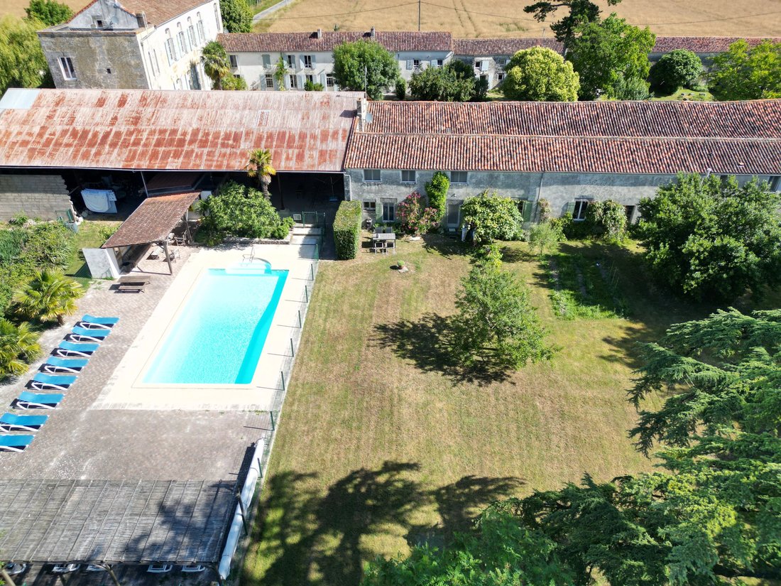 House in Est, Saint-Jean-d'Angély, France 4 - 15227973