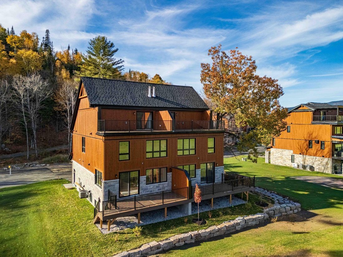 House in Mont-Tremblant, Quebec, Canada 3 - 18182135