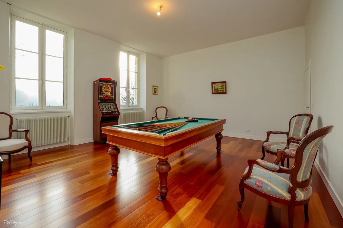 Estate in Le Barp, Nouvelle-Aquitaine, France 5 - 18182665