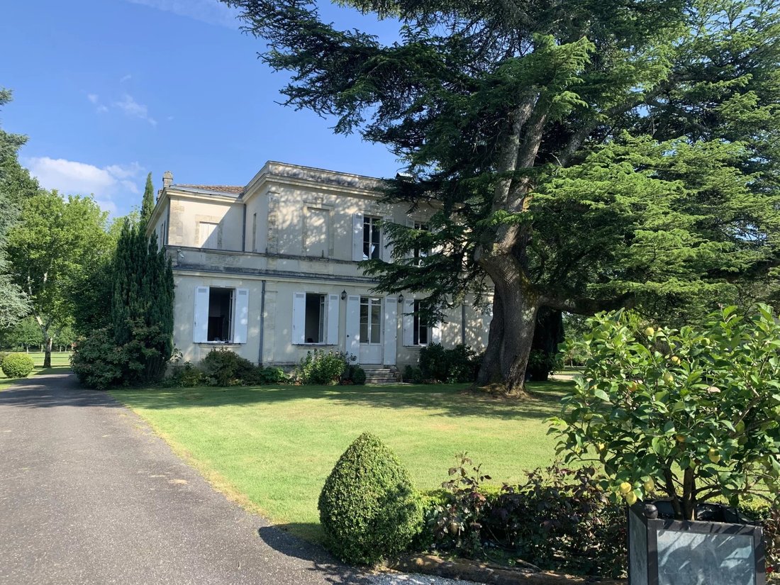 Estate in Le Barp, Nouvelle-Aquitaine, France 1 - 18182665