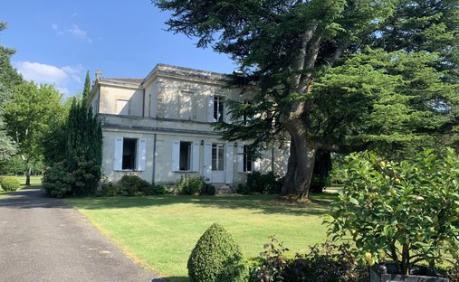 Estate in Le Barp, Nouvelle-Aquitaine, France 1