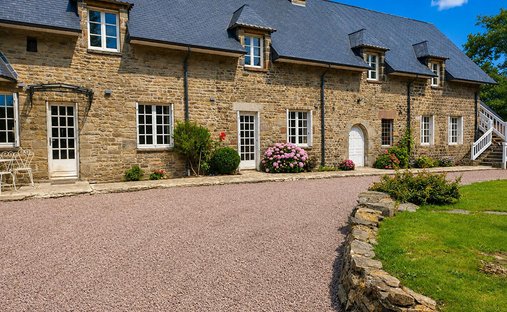 Villa in Les Loges-sur-Brécey, Normandy, France 1