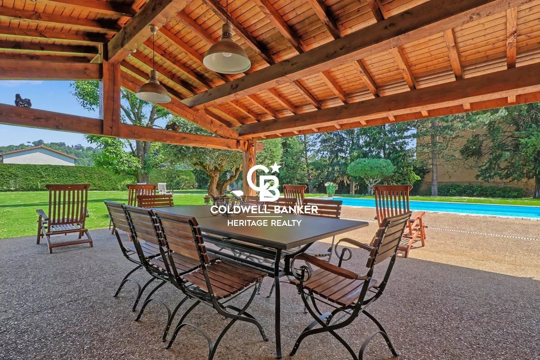 Estate in Collonges-au-Mont-d'Or, Auvergne-Rhône-Alpes, France 5 - 18185549