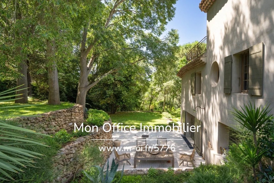 House in Est-Repentance-Les Trois Bons Dieux, Aix-en-Provence, France 3 - 18144396