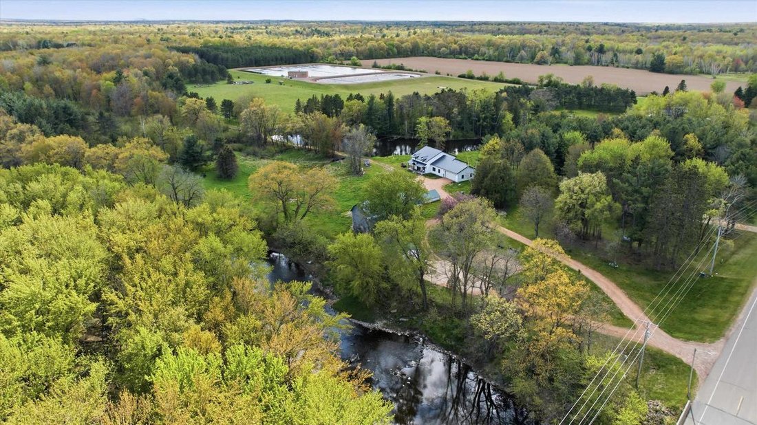 House in Pittsville, Wisconsin, United States 1 - 18184955