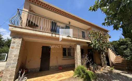 House in Hyeres, Provence-Alpes-Côte d'Azur, France 1