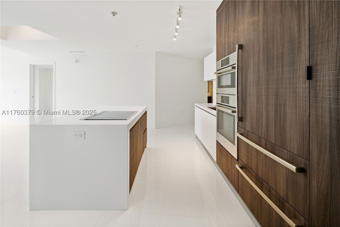 Condo in Miami, Florida, United States 4 - 15326105