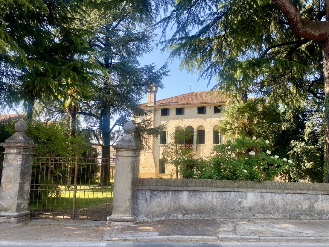 Villa in Castelfranco Veneto, Veneto, Italy 1 - 18185639