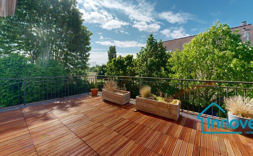 Apartment in Les Residences, Noisy-le-Roi, France 1