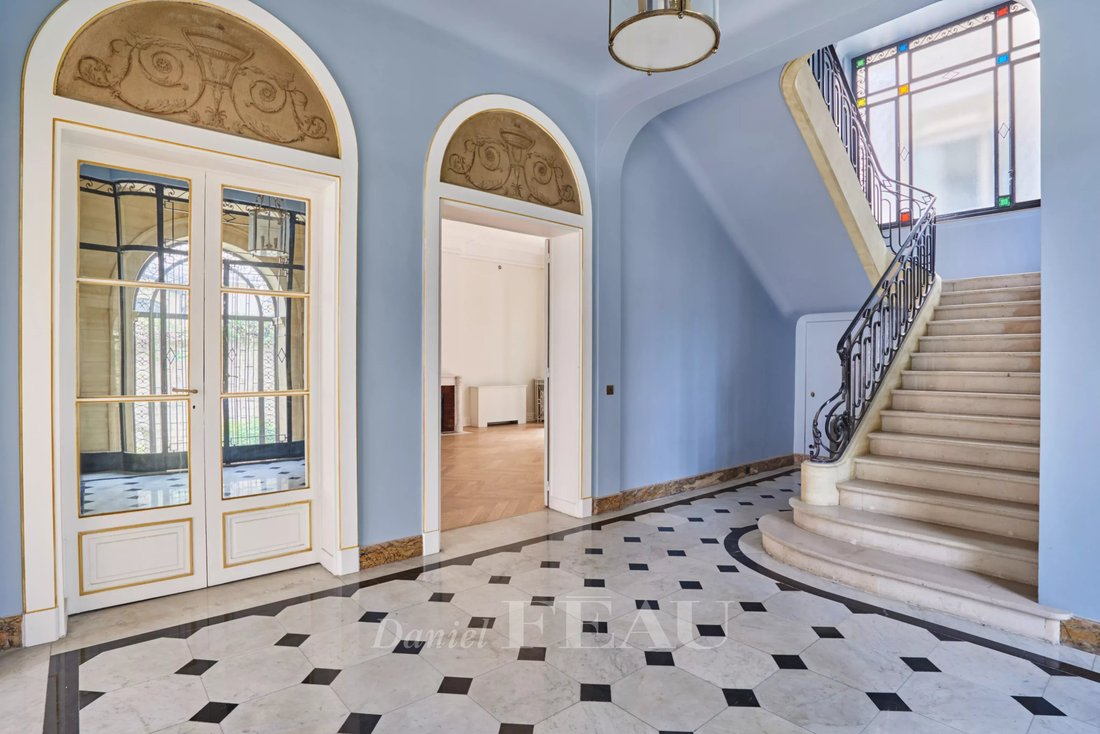 Estate in Neuilly-sur-Seine, Ile-de-France, France 2 - 18182623