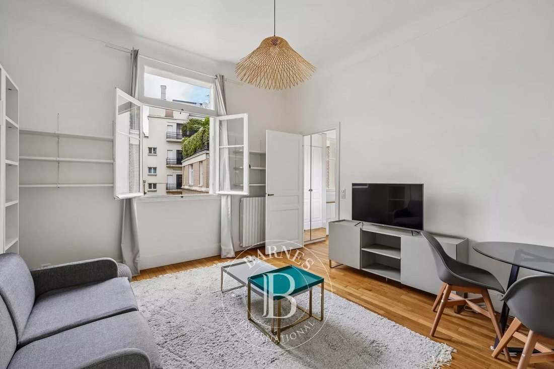 Apartment in Ecole Militaire, Paris 7e Arrondissement, Paris 1 - 18186385
