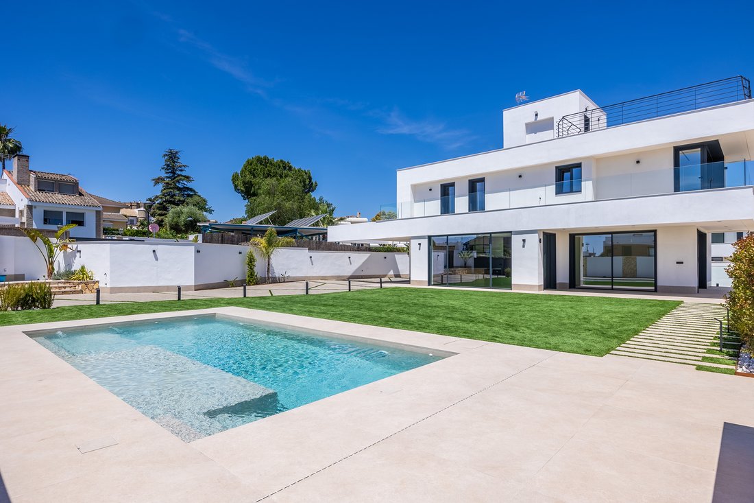 House in Tomares, Andalusia, Spain 2 - 18182411