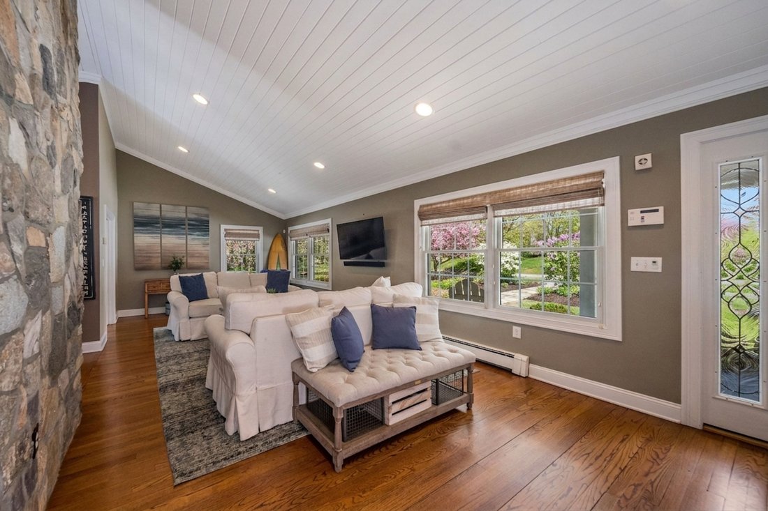 House in Killingworth, Connecticut, United States 4 - 18181706