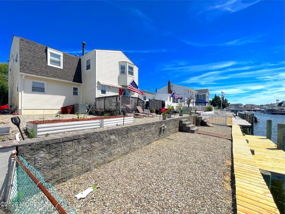 House in Toms River, New Jersey, United States 3 - 18184791