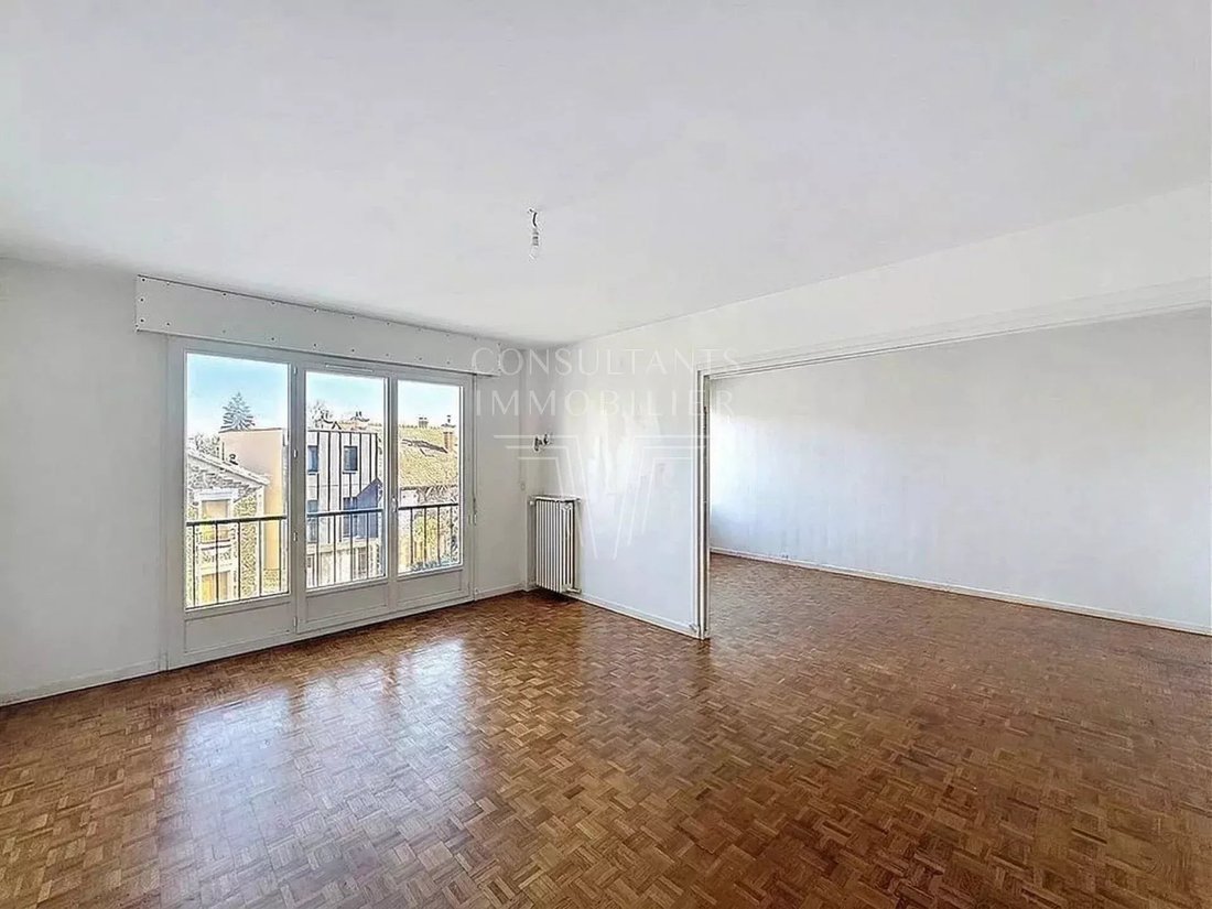Apartment in Châtenay-Malabry, Ile-de-France, France 1 - 17372542