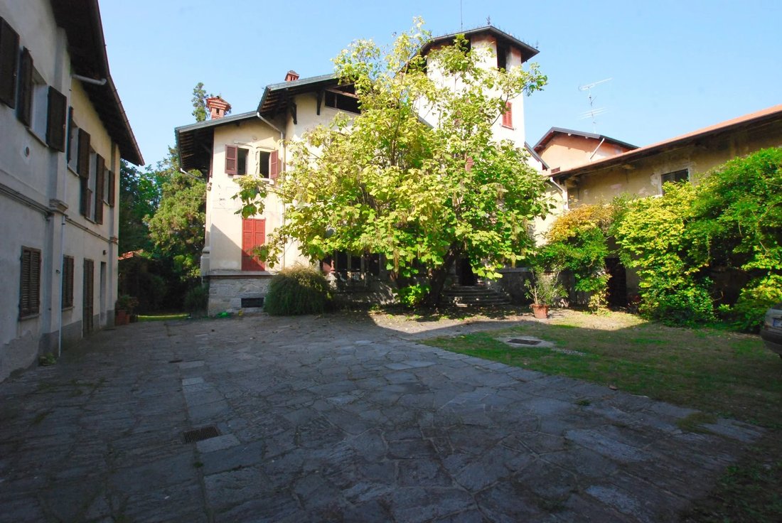Villa in Golasecca, Lombardy, Italy 2 - 18182439