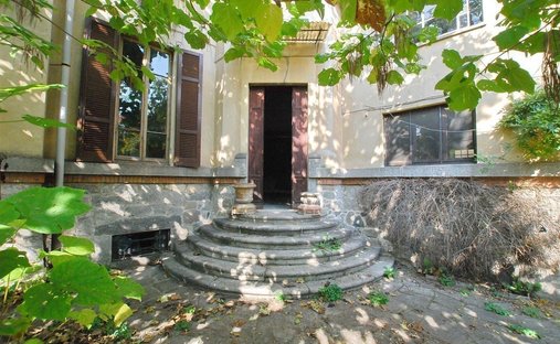 Villa in Golasecca, Lombardy, Italy 1