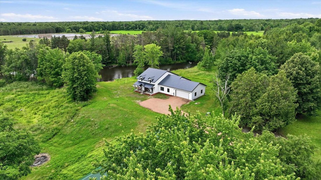 House in Pittsville, Wisconsin, United States 3 - 18184955