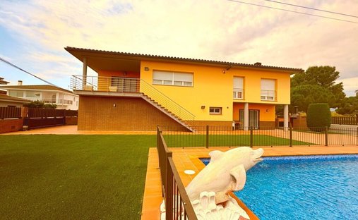 House in Vilamalla, Catalonia, Spain 1