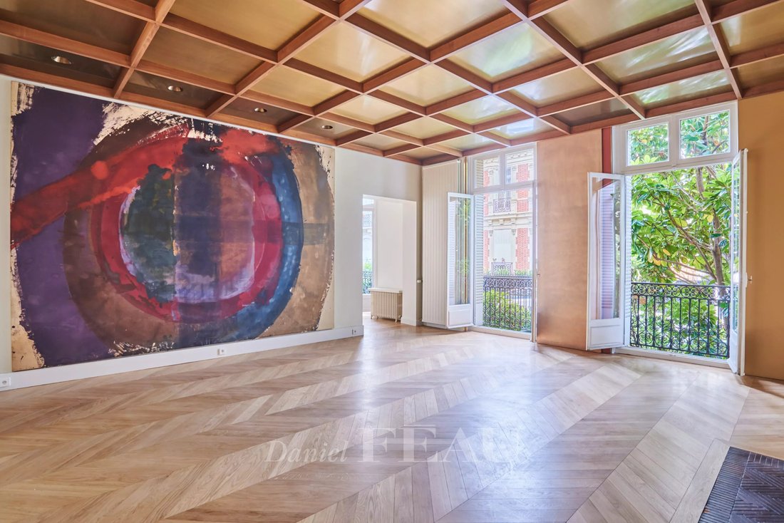 Estate in Neuilly-sur-Seine, Ile-de-France, France 4 - 18182623