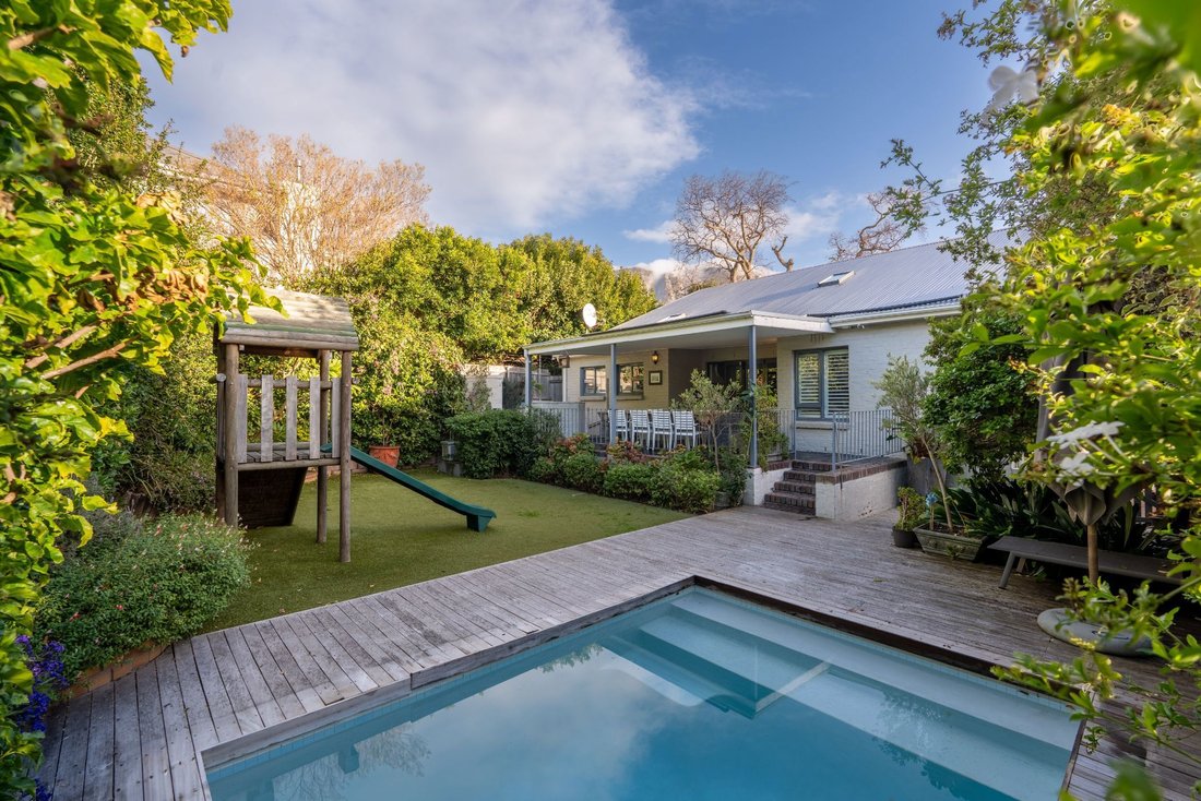House in Claremont, Southern Suburbs, Cape Town 1 - 18183887