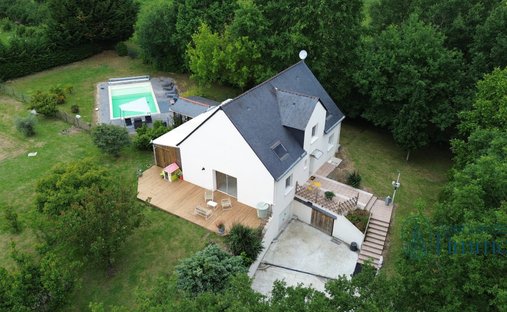 Casa a Beaucouzé, Paesi della Loira, Francia 1