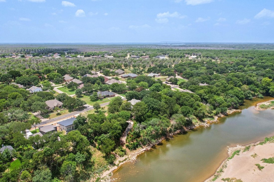 House in Granbury, Texas, United States 2 - 18184417