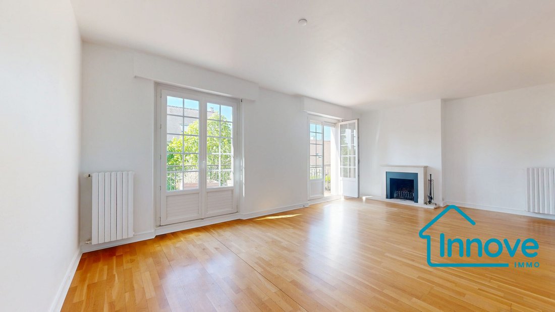 Apartment in Les Residences, Noisy-le-Roi, France 3 - 18186119