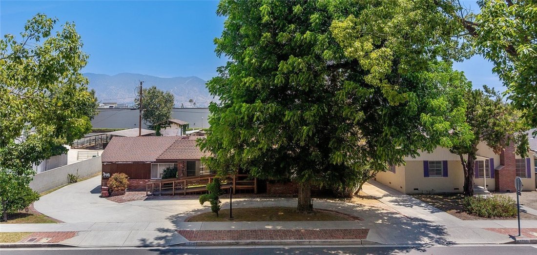 House in Burbank, California, United States 1 - 18156199