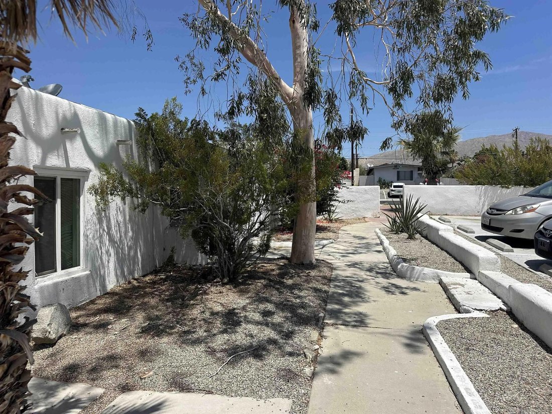 Desert Hot Springs, California, United States 5 - 18184837