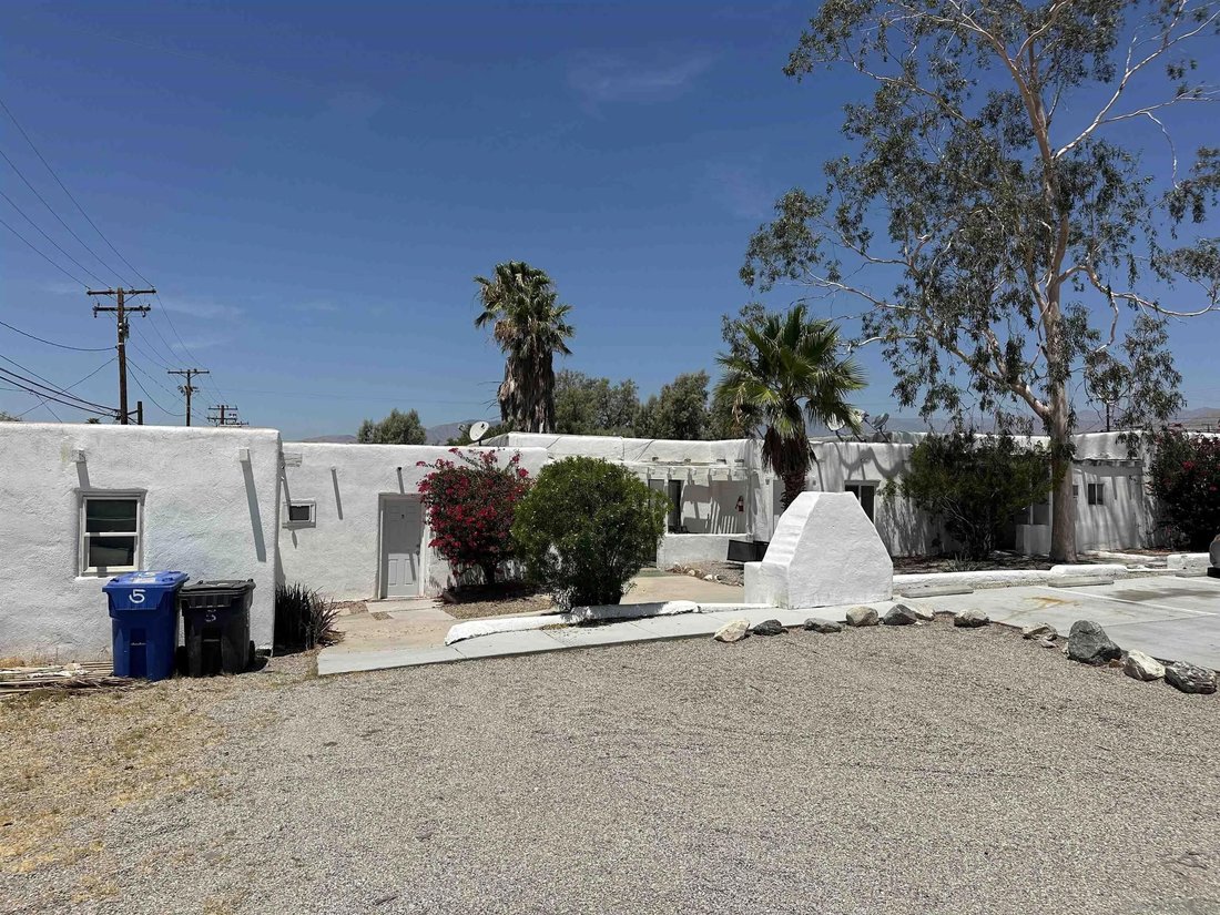 Desert Hot Springs, California, United States 3 - 18184837