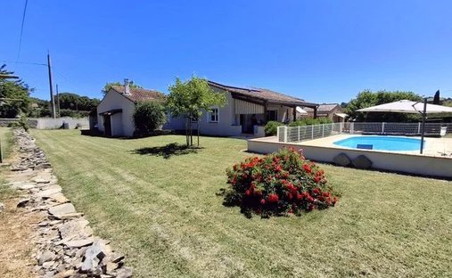 House in Les Vans, Auvergne-Rhône-Alpes, France 1