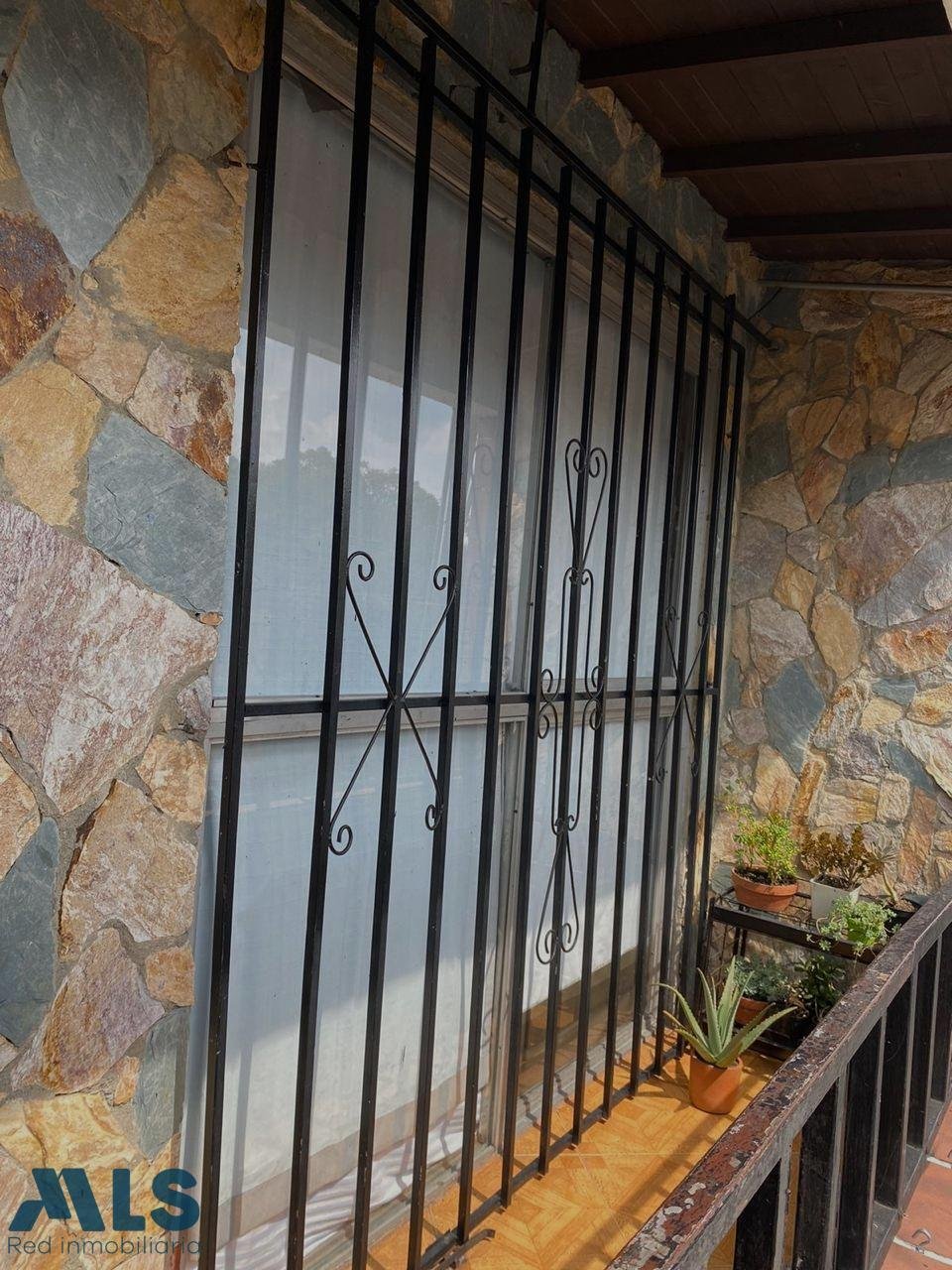 House in Medellín, Antioquia, Colombia 5 - 18182221
