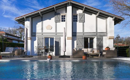 House in Acotz, Saint-Jean-de-Luz, France 1