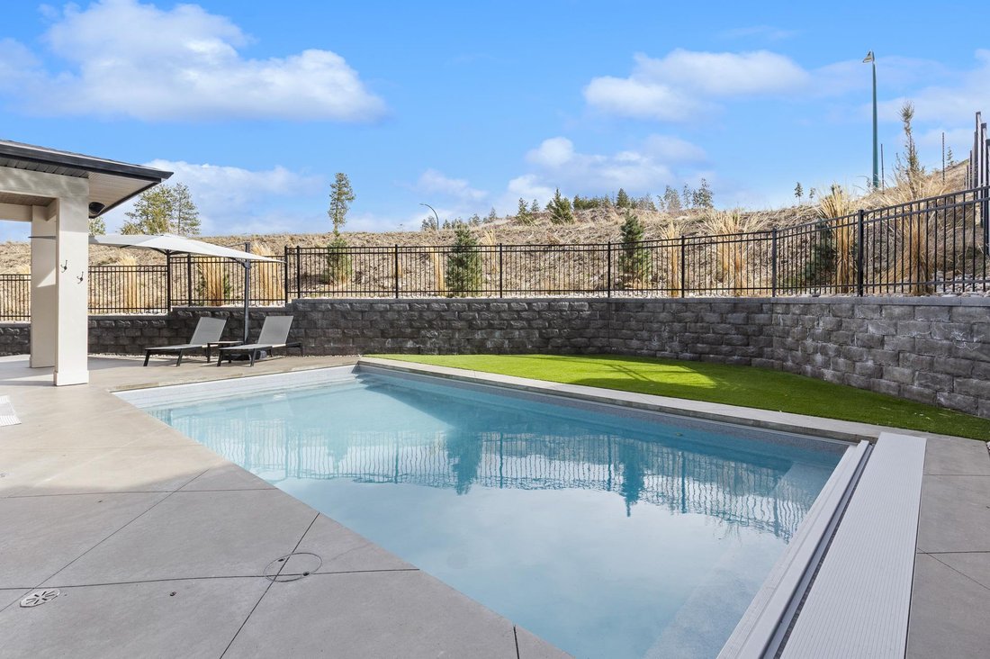 House in Kelowna, British Columbia, Canada 4 - 18074132