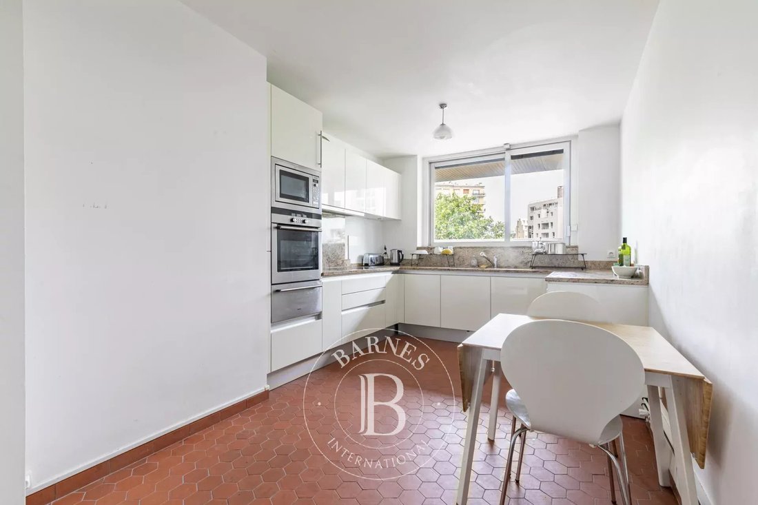 Apartment in Auteuil Nord, Paris 16e Arrondissement, Paris 5 - 18185501