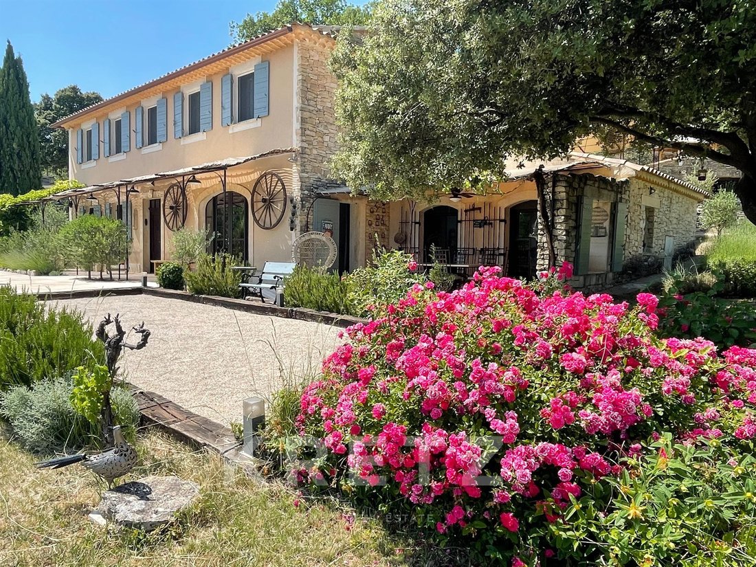 House in Gordes, Provence-Alpes-Côte d'Azur, France 3 - 18185390