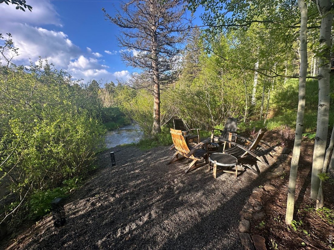 Lyons, Colorado, United States 5 - 18184239