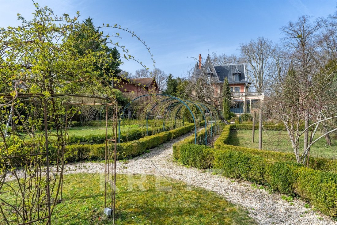 House in Bord de Seine-Les Martinets, Rueil-Malmaison, France 5 - 18185427