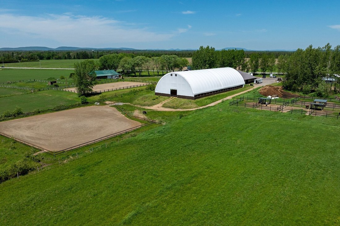 Farm Ranch in Neuville, Quebec, Canada 5 - 18186052