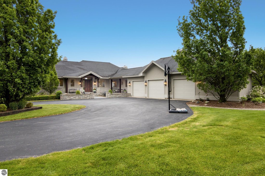 House in Traverse City, Michigan, United States 5 - 18183274