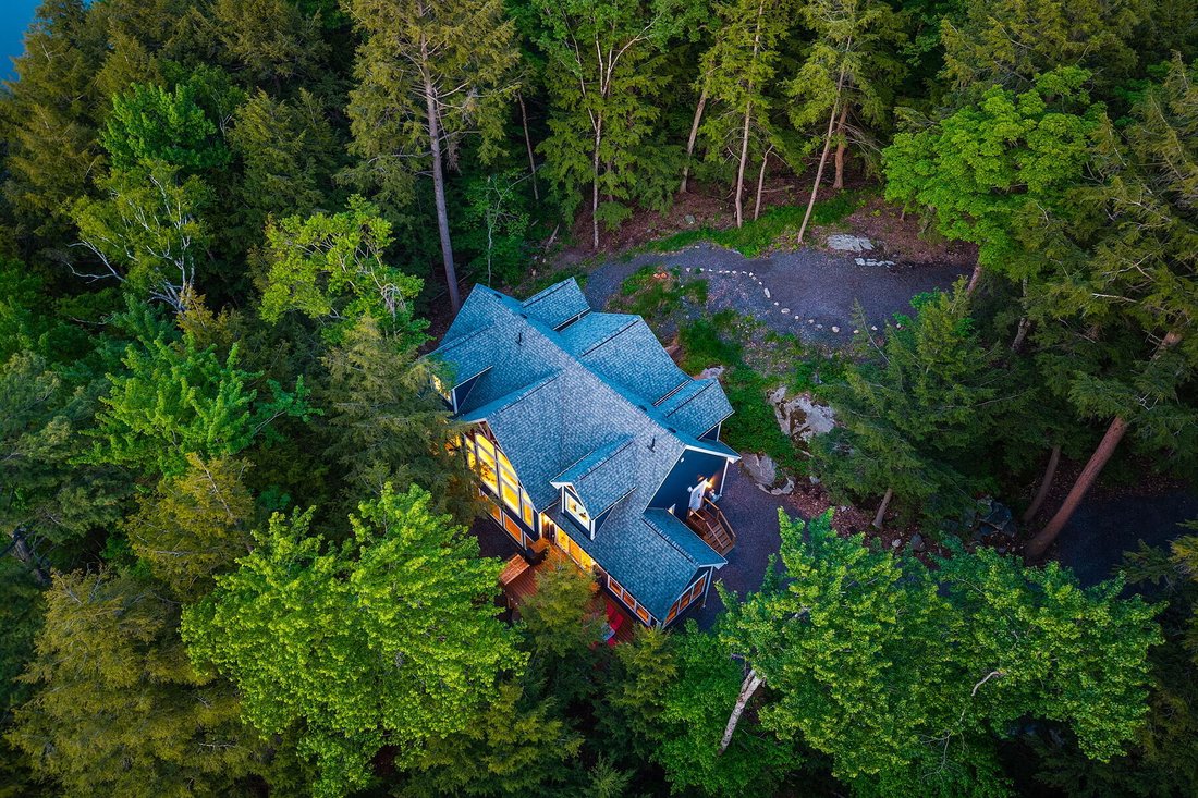 House in MacTier, Ontario, Canada 5 - 17929840